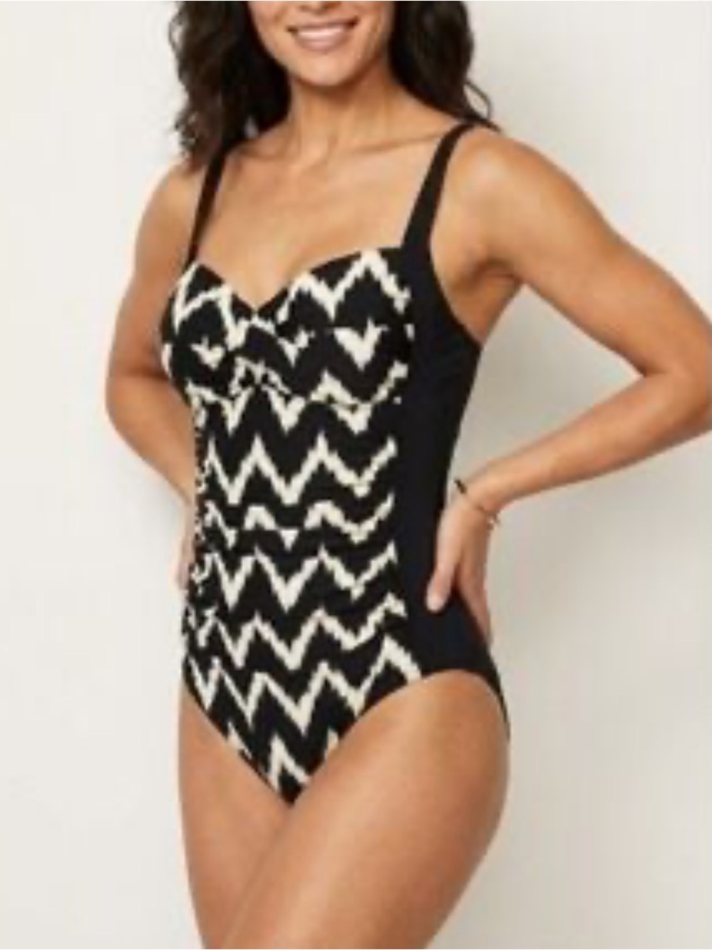 La Blanca Black and White chevron ruched One-Piece Swimsuit size 10